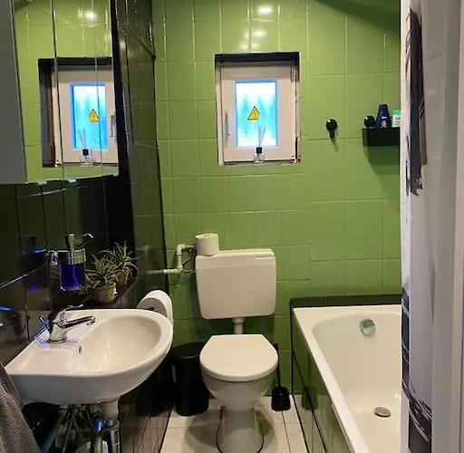 Mit Talblick Fuer Monteure Apartman